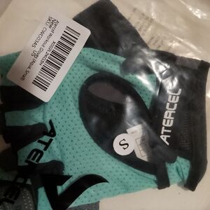 Men's Black and Green  Workout Gloves